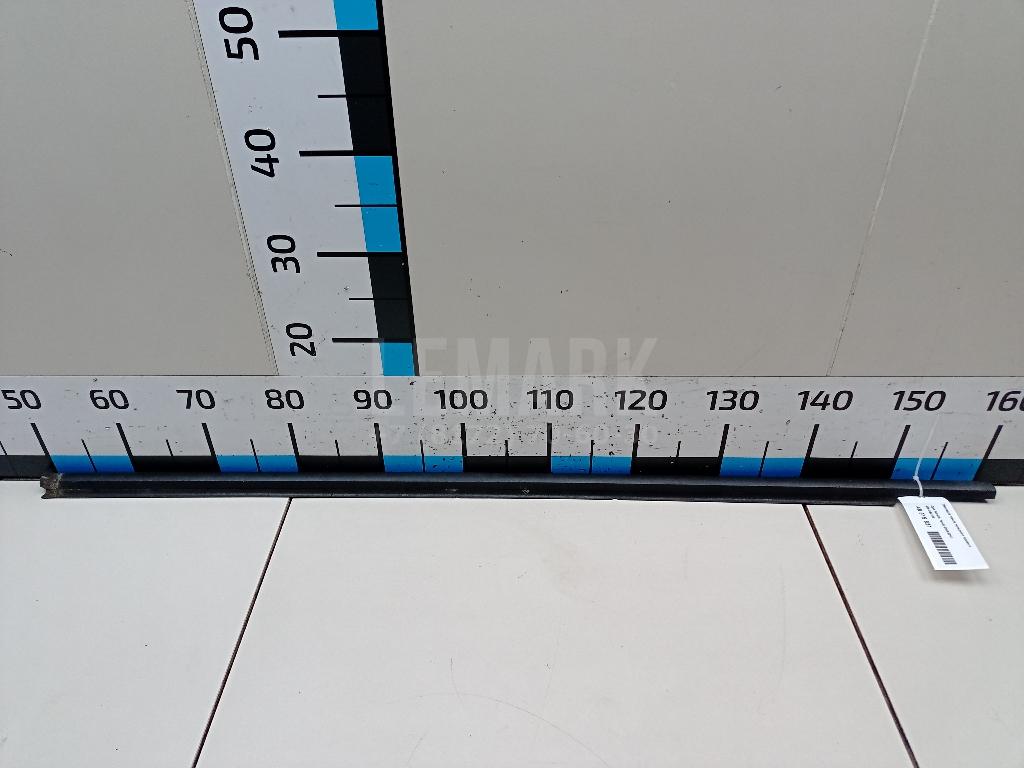 Накладка стекла переднего правого 5154108 GM