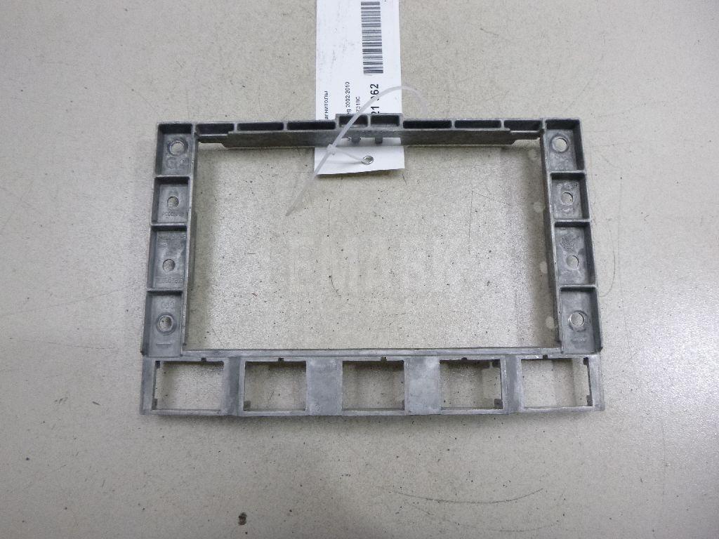 Рамка магнитолы 7L6857318C VAG
