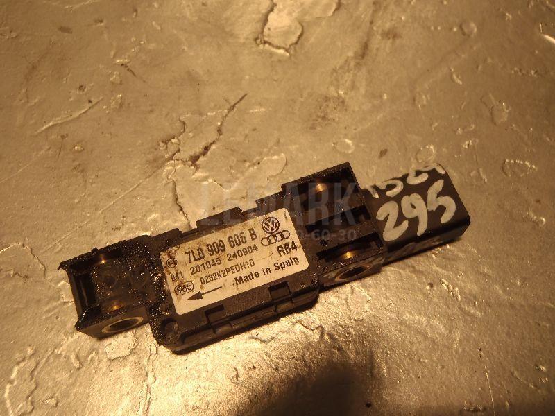 Датчик AIR BAG 7L0909606B VAG