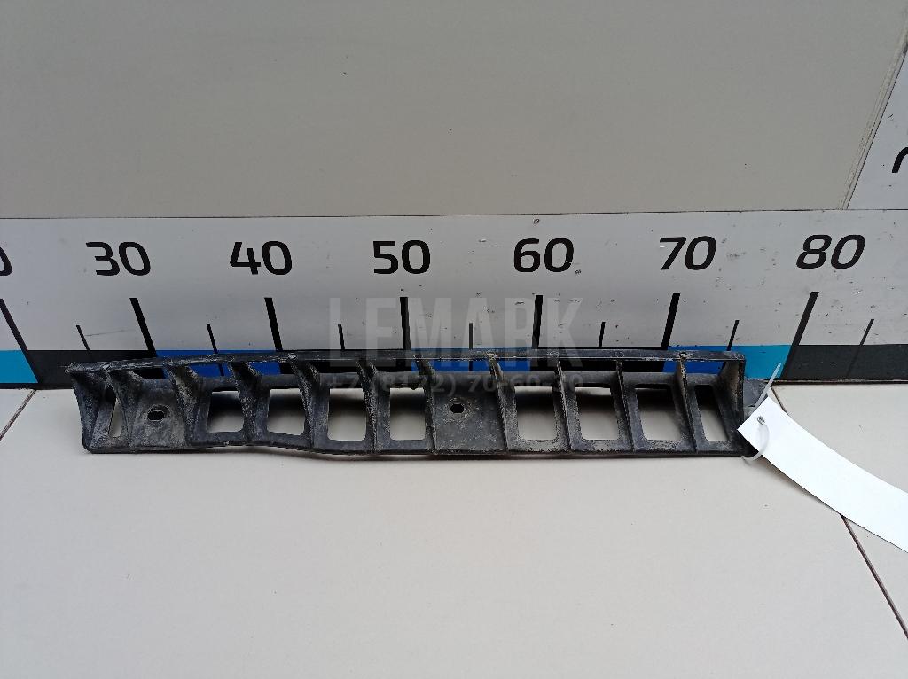 Направляющая заднего бампера левая 5L6807863 VAG