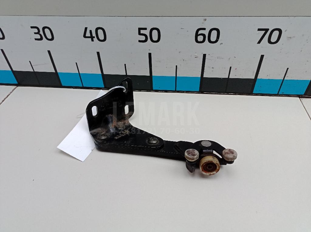 Ролик двери сдвижной нижний 2K0843397B VAG