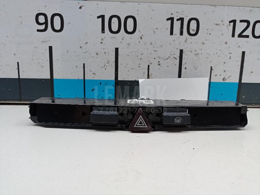 Кнопка аварийной сигнализации 6240298 GM