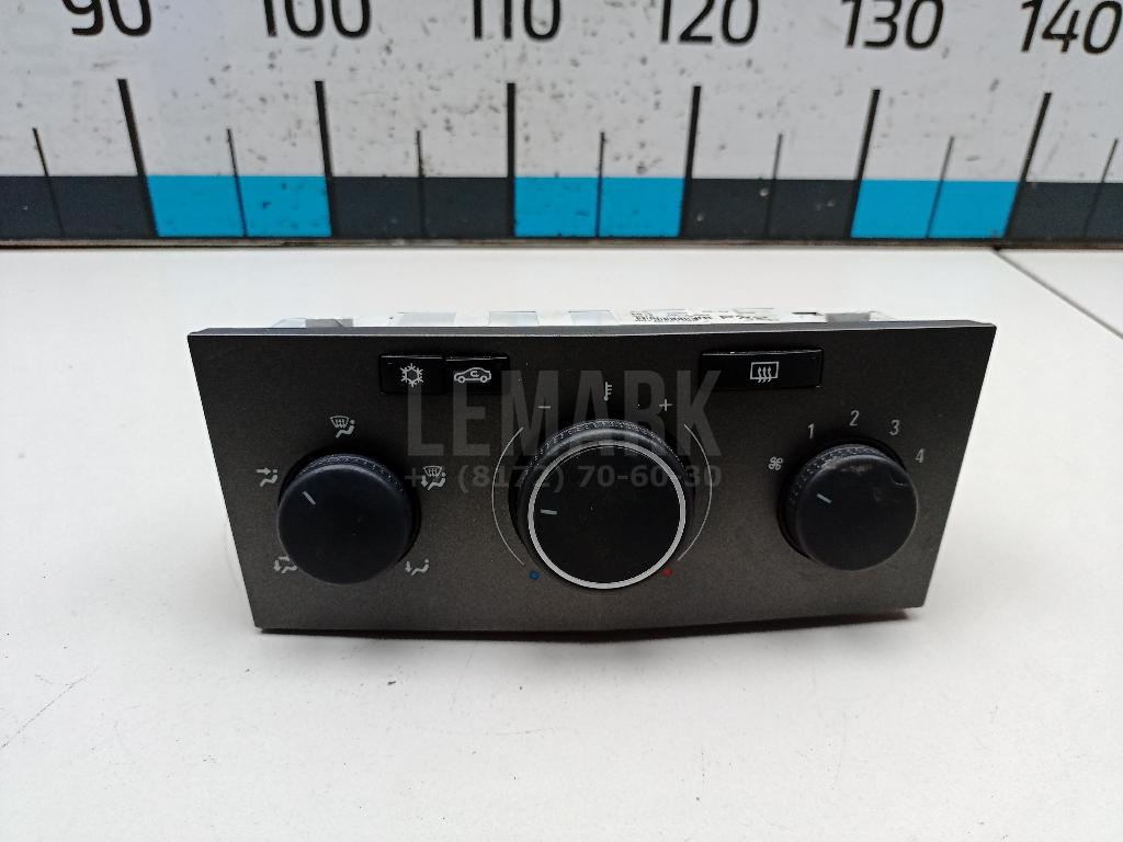 Блок управления климатической установкой 6822065 GM