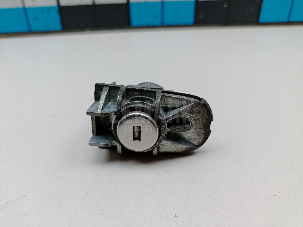 Вставка замка двери 1552849 Ford
