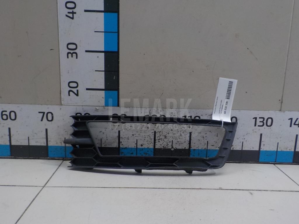 Решетка в бампер левая 60U807681 VAG