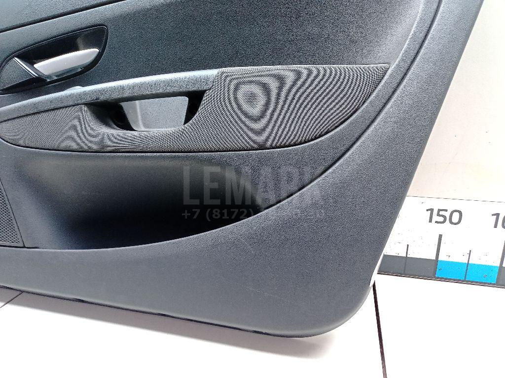 Обшивка двери передней правой для  Ford Focus II 2005-2008