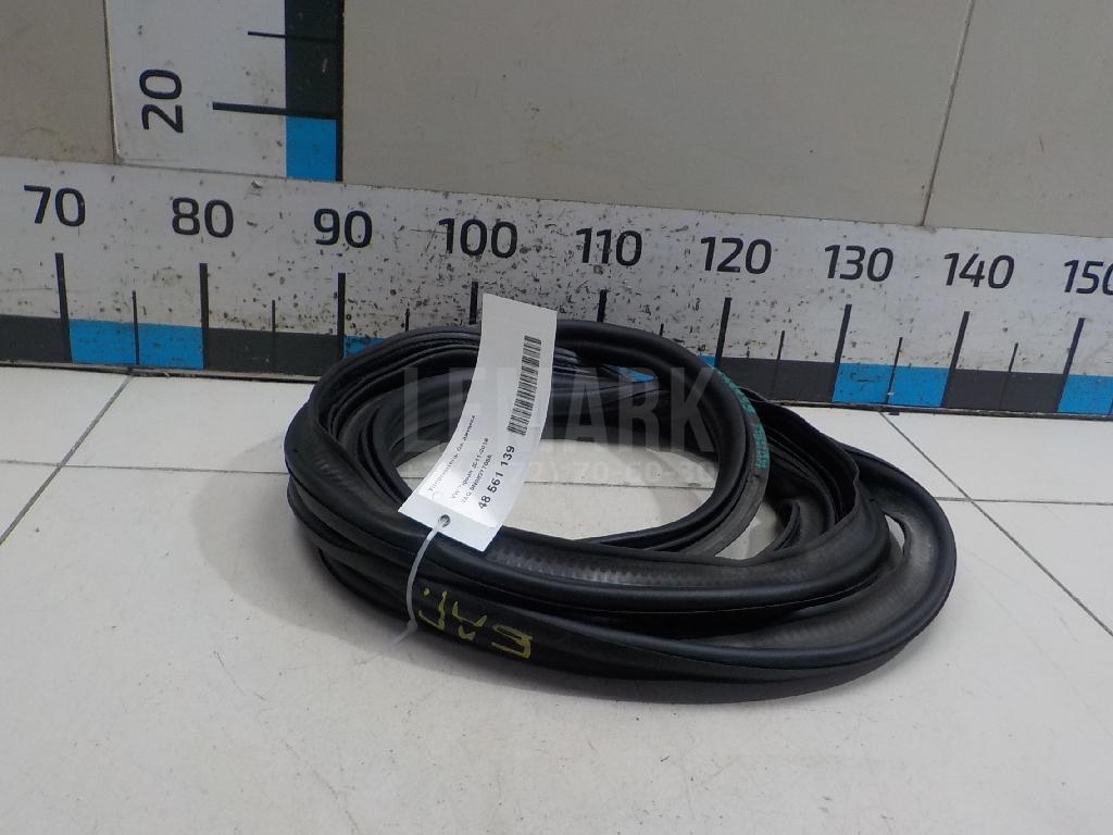 Уплотнитель багажника 5N0827705A VAG