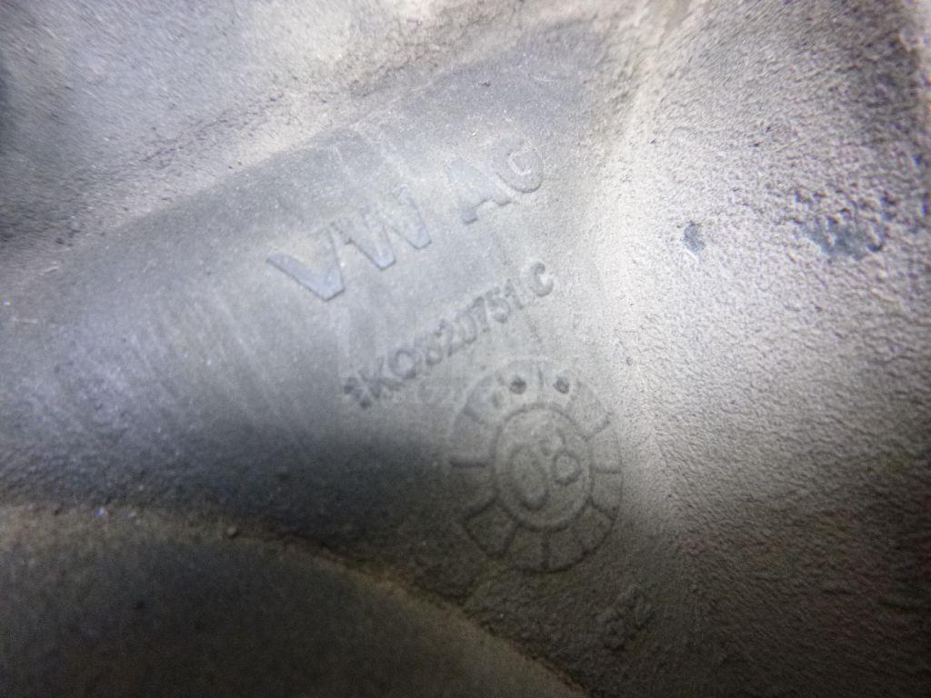 Уплотнитель (внутри) для  Audi A4 [B7] 2005-2007