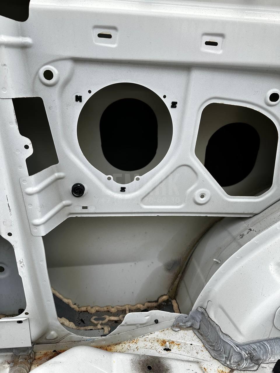 Крыло заднее правое для  BMW X5 E70 2007-2013