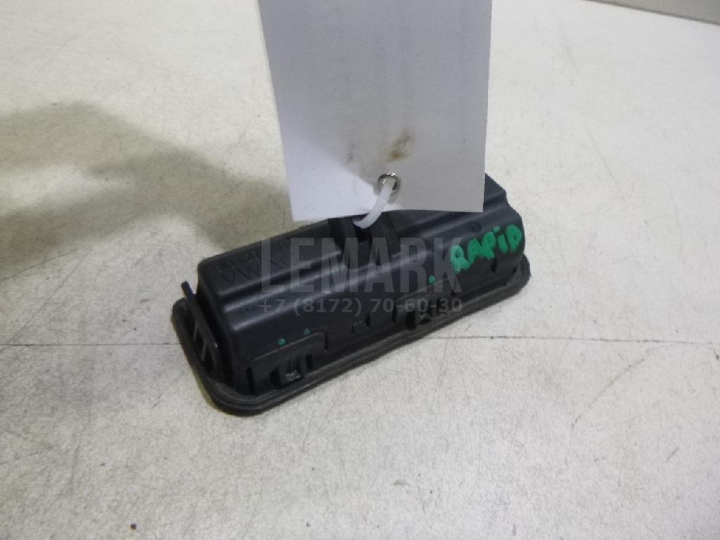 Кнопка открывания багажника для  BMW 1-serie E82/E88 2007-2013