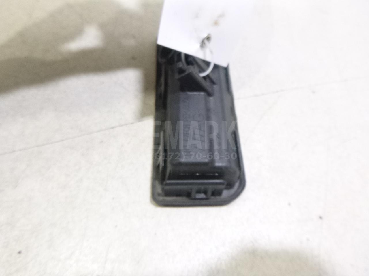 Кнопка открывания багажника для  BMW 1-serie E82/E88 2007-2013