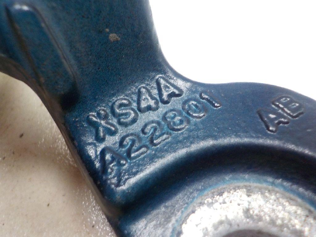 Петля двери передней для  Ford Fiesta 2001-2008