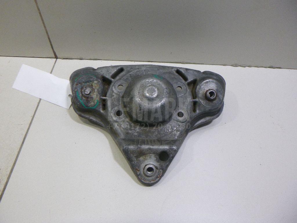 Кронштейн амортизатора 8D0412383E VAG