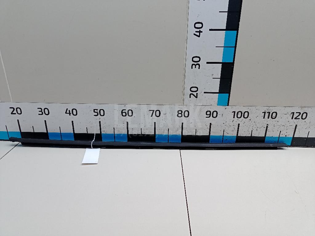 Накладка стекла заднего правого 5G6839478F5AP VAG