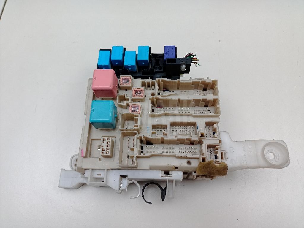 Блок предохранителей 8273042360 Toyota