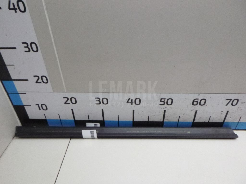 Накладка стекла переднего левого 5L0837479 VAG