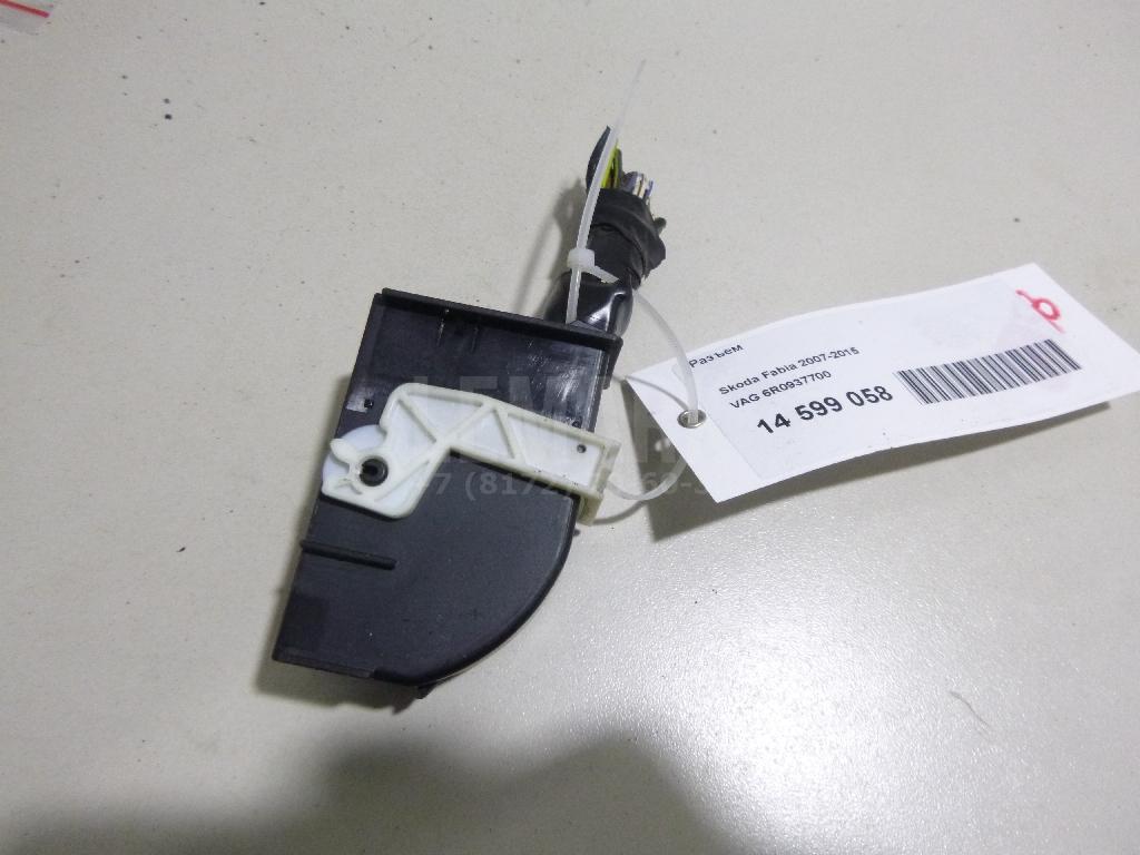 Разъем 6R0937700 VAG