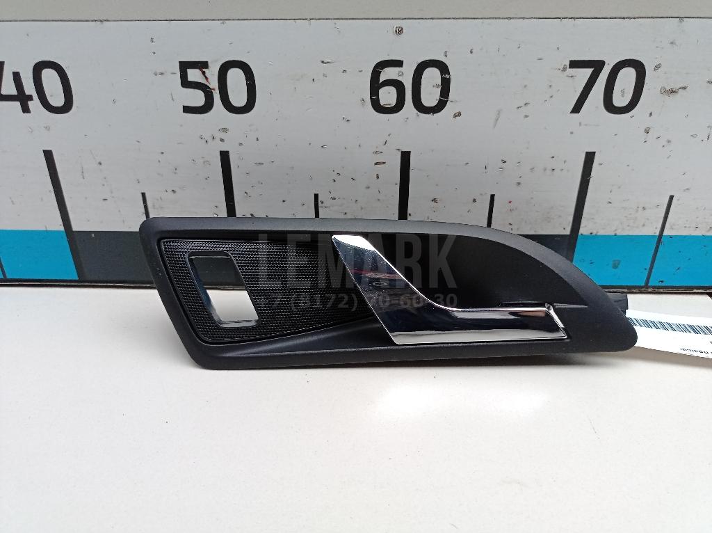 Ручка двери задней внутренняя правая 1Z0839222739 VAG