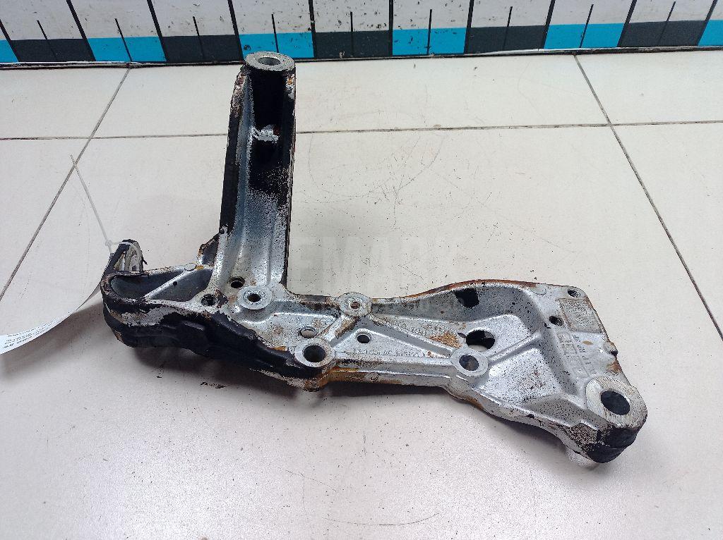 Кронштейн переднего рычага 1K0199296F VAG