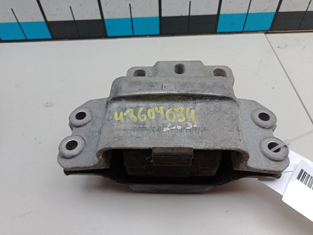 Опора двигателя левая 1K0199555 VAG