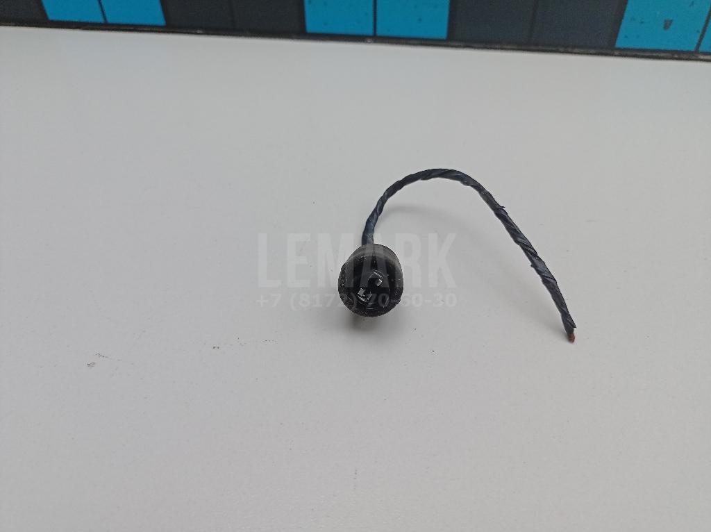 Патрон габаритного фонаря 8D0971273 VAG
