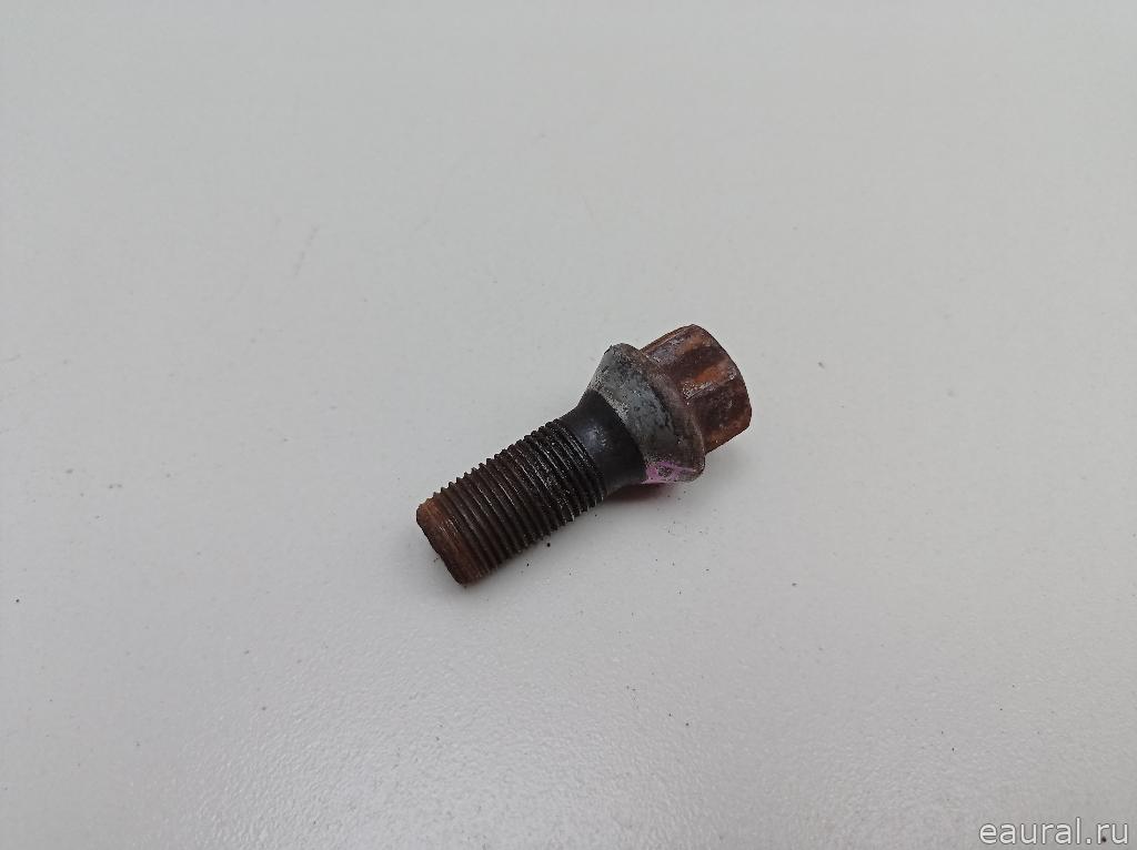 Болт колесный