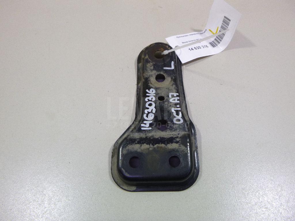 Кронштейн переднего рычага 5Q0199517D VAG