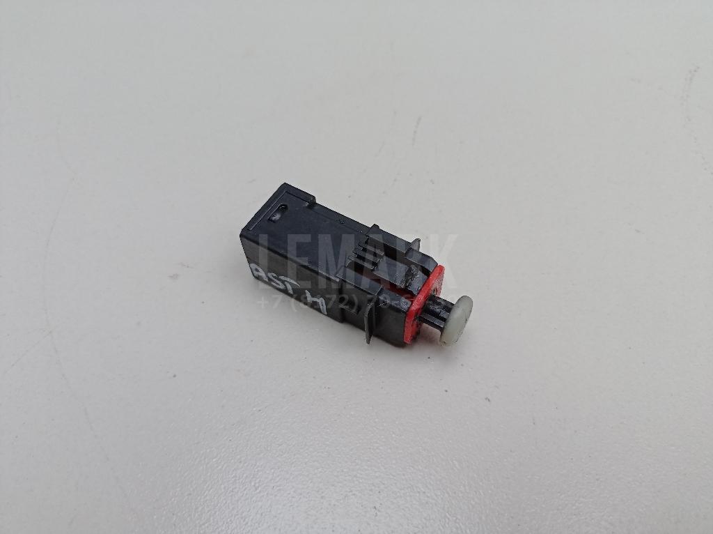 Датчик включения стопсигнала 6240462 GM