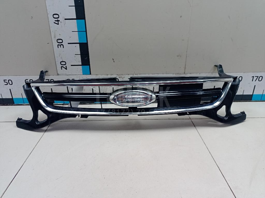 Решетка радиатора 1747634 Ford