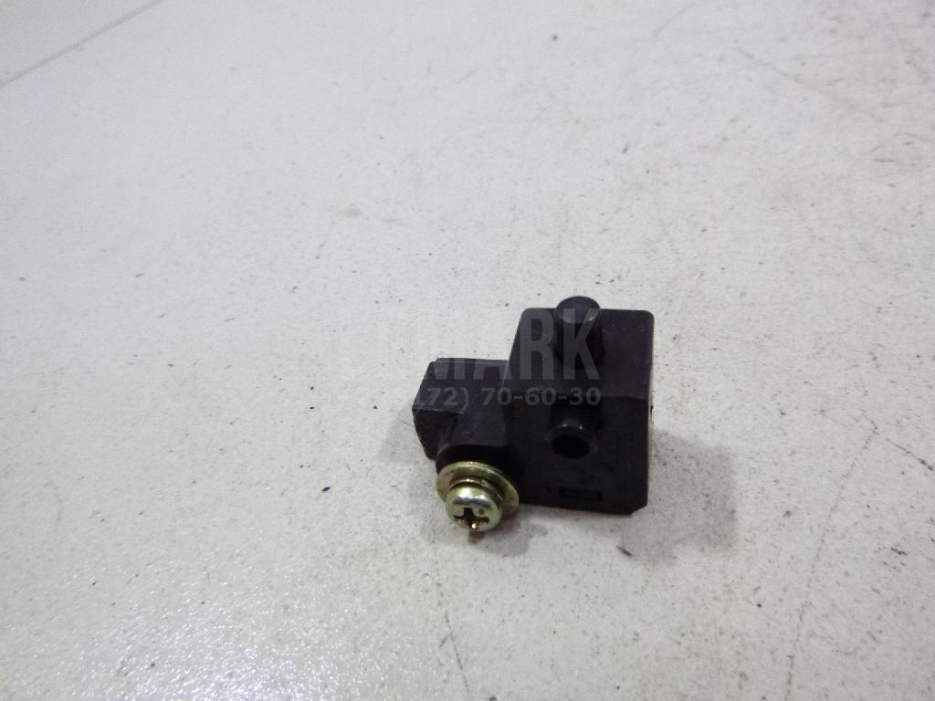 Датчик стояночного тормоза 8455016060 Toyota