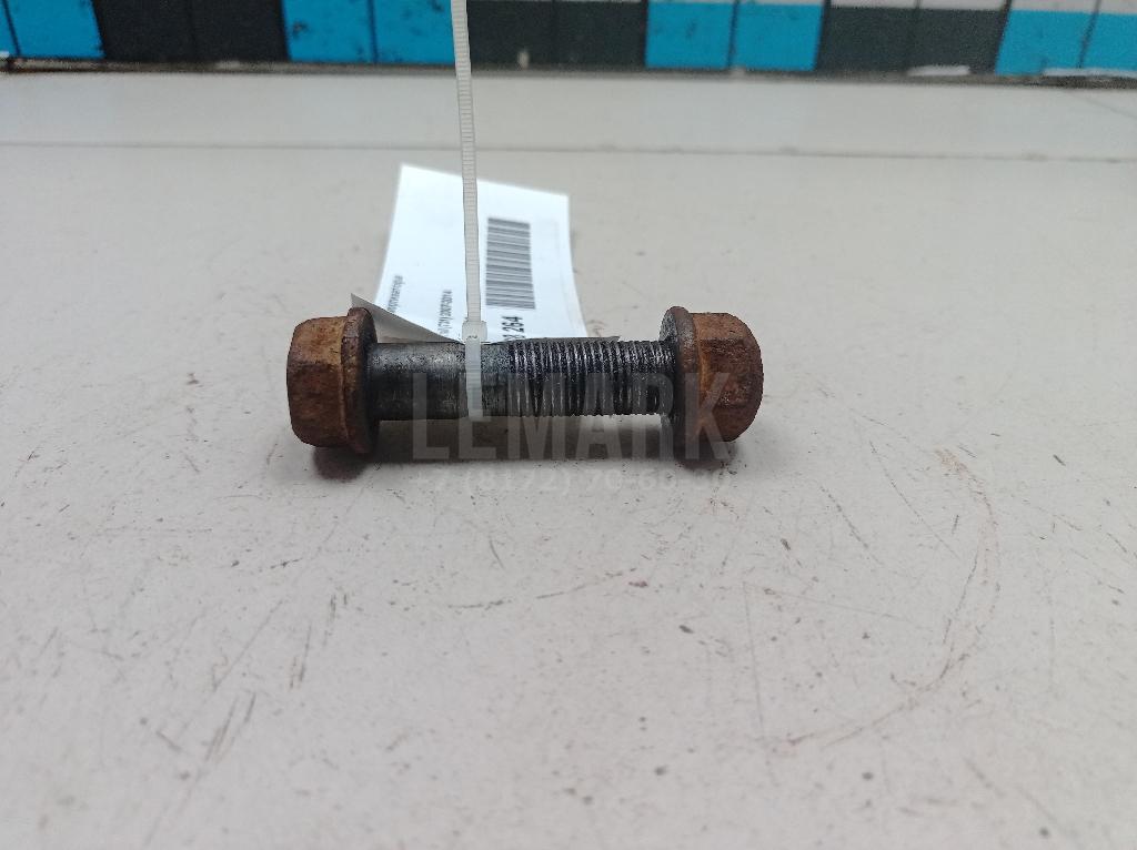Болт переднего амортизатора 40056JG00A Nissan
