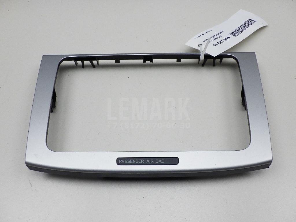 Рамка магнитолы 3C0858069AE VAG