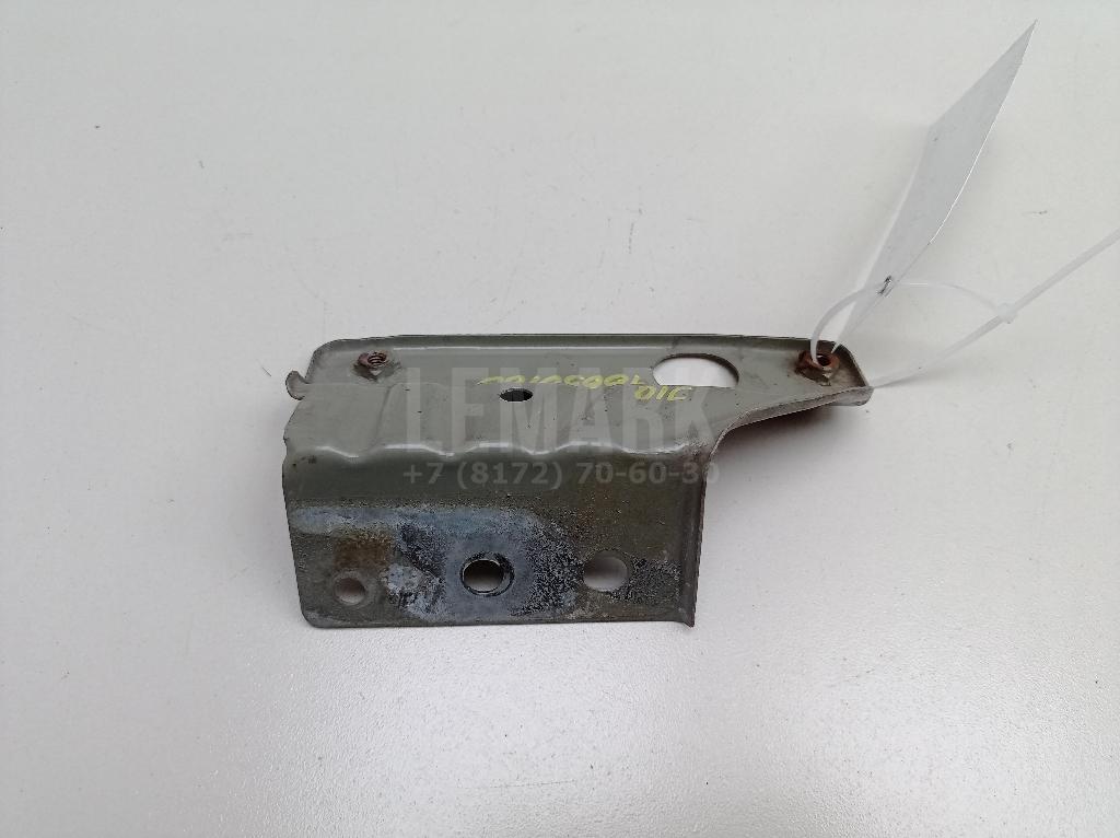 Кронштейн крепления крыла F3180JD0M0 Nissan
