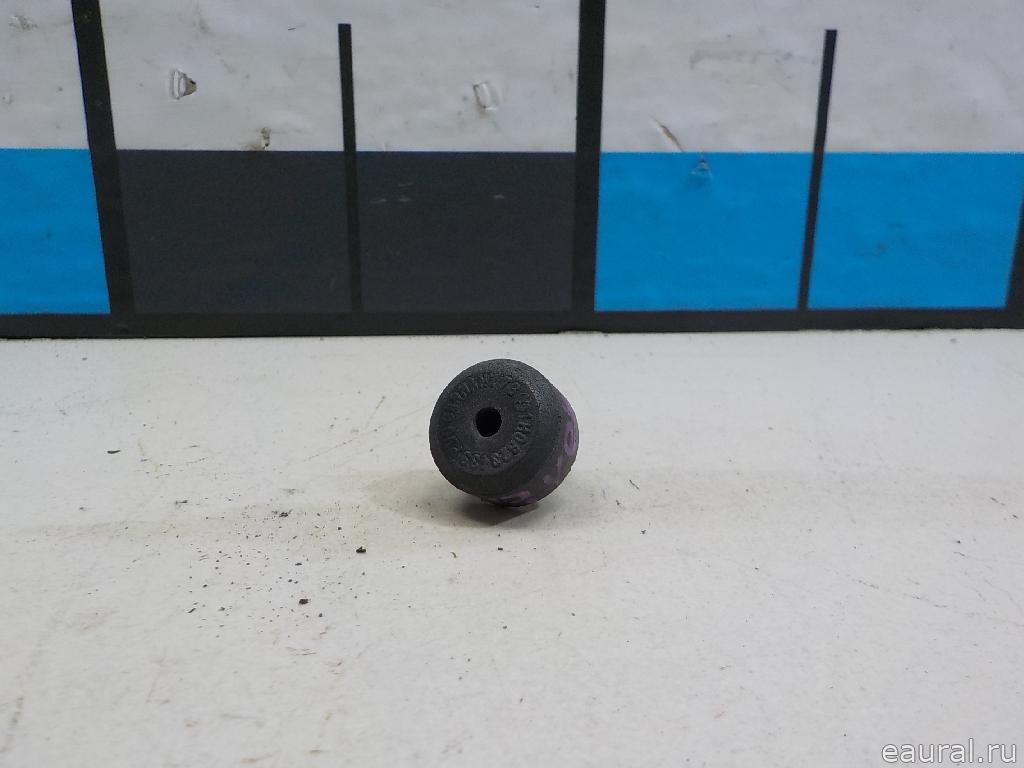 Отбойник капота