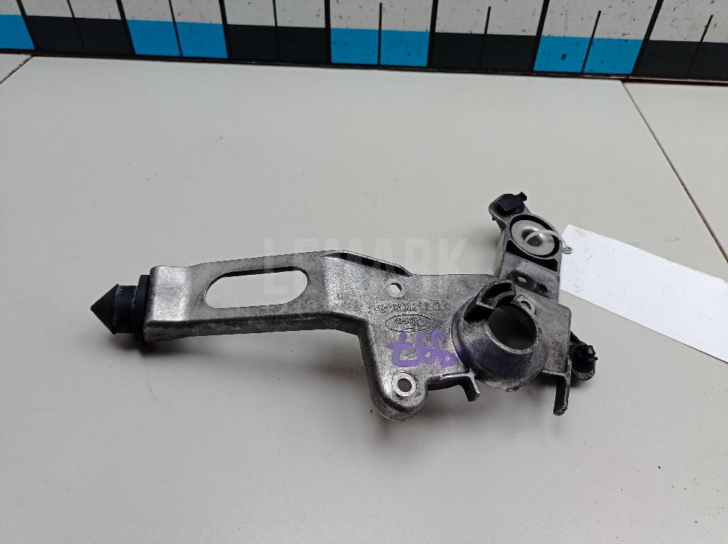 Кронштейн стеклоочистителя 1737665 Ford