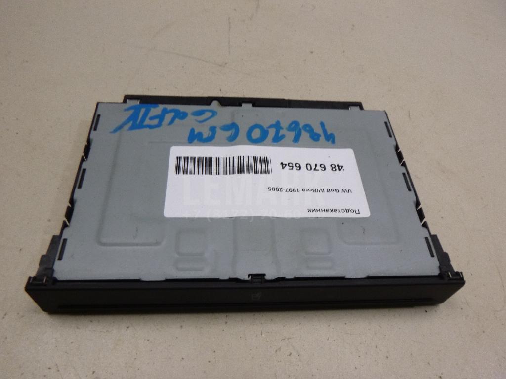 Подстаканник 1J0858601 VAG