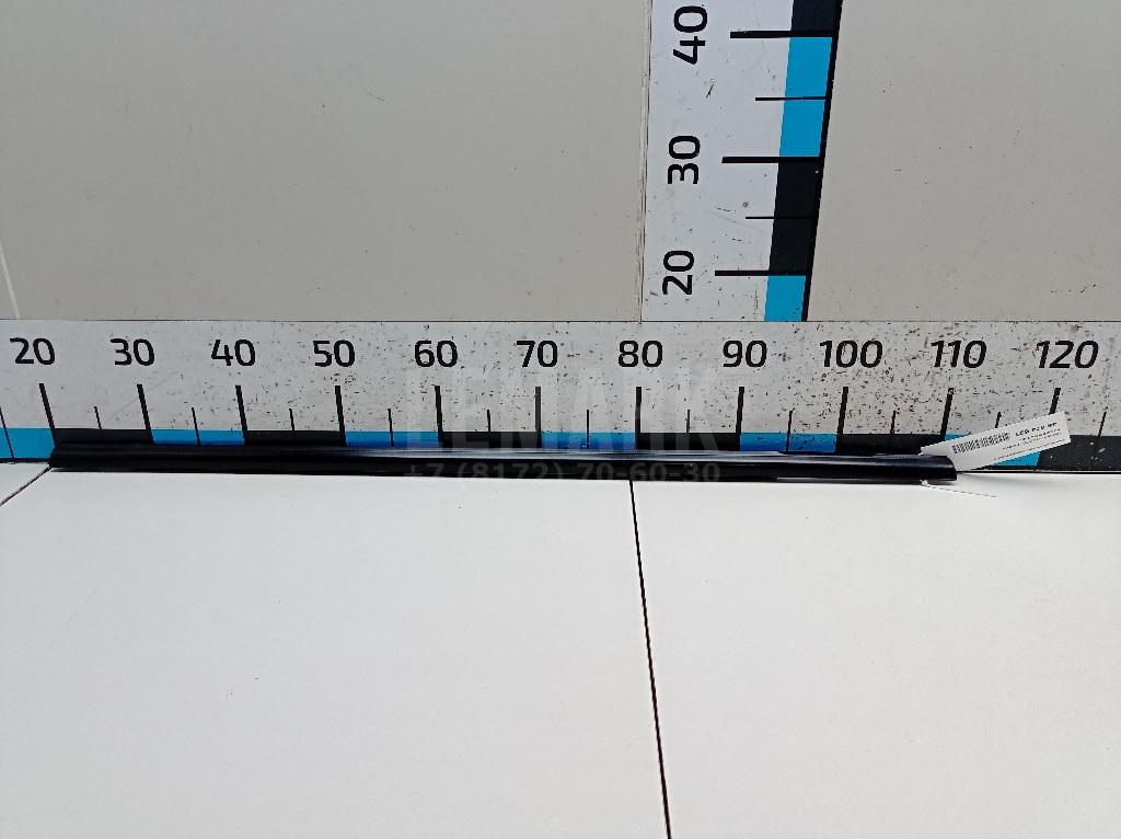 Накладка стекла заднего левого 82821JG000 Nissan