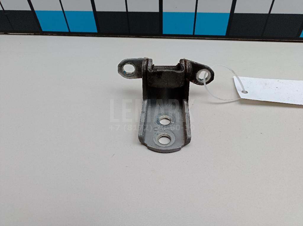 Петля двери 824214P00A Nissan