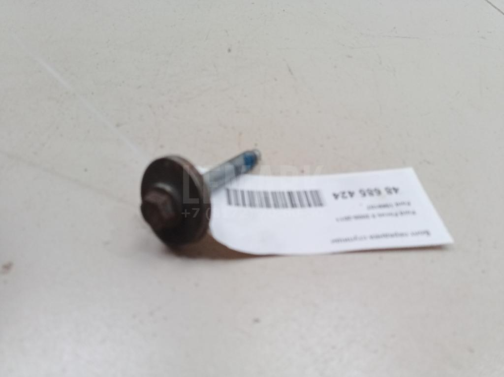 Болт передней ступицы 1569107 Ford