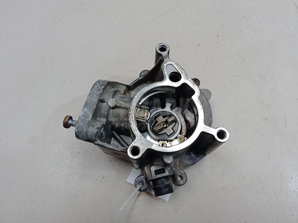 Насос вакуумный 06K145100B VAG