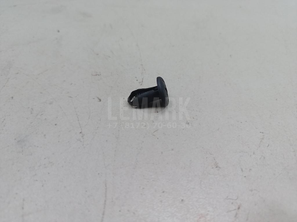 Стопор лючка бензобака 1060989 Ford