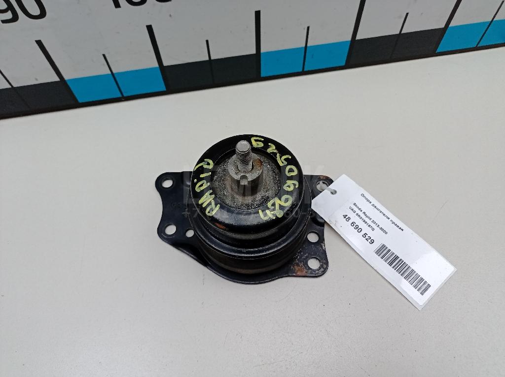 Опора двигателя правая 6R0199167Q VAG
