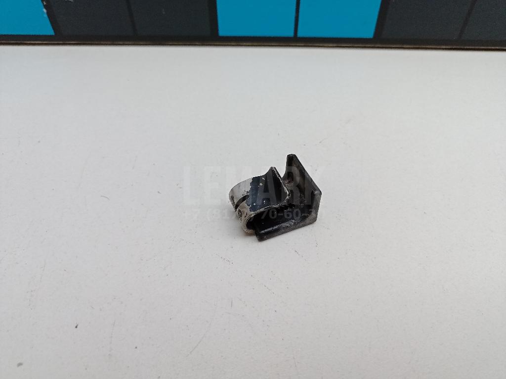 Крепеж брызговика 1437185 Ford