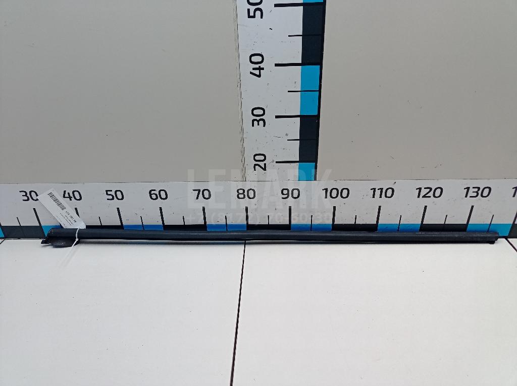 Накладка стекла заднего левого 5JA839477B VAG