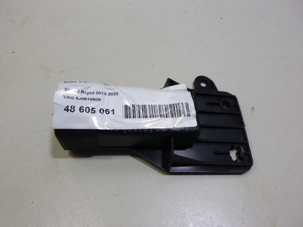 Блок управления вентилятором 5J0919506 VAG