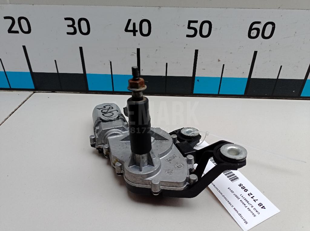 Моторчик стеклоочистителя задний 5J7955711 VAG