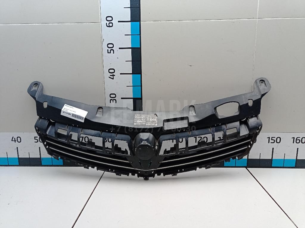 Решетка радиатора 1320371 GM