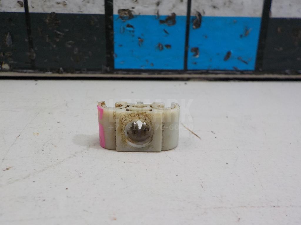 Фиксатор 1J0611797 VAG