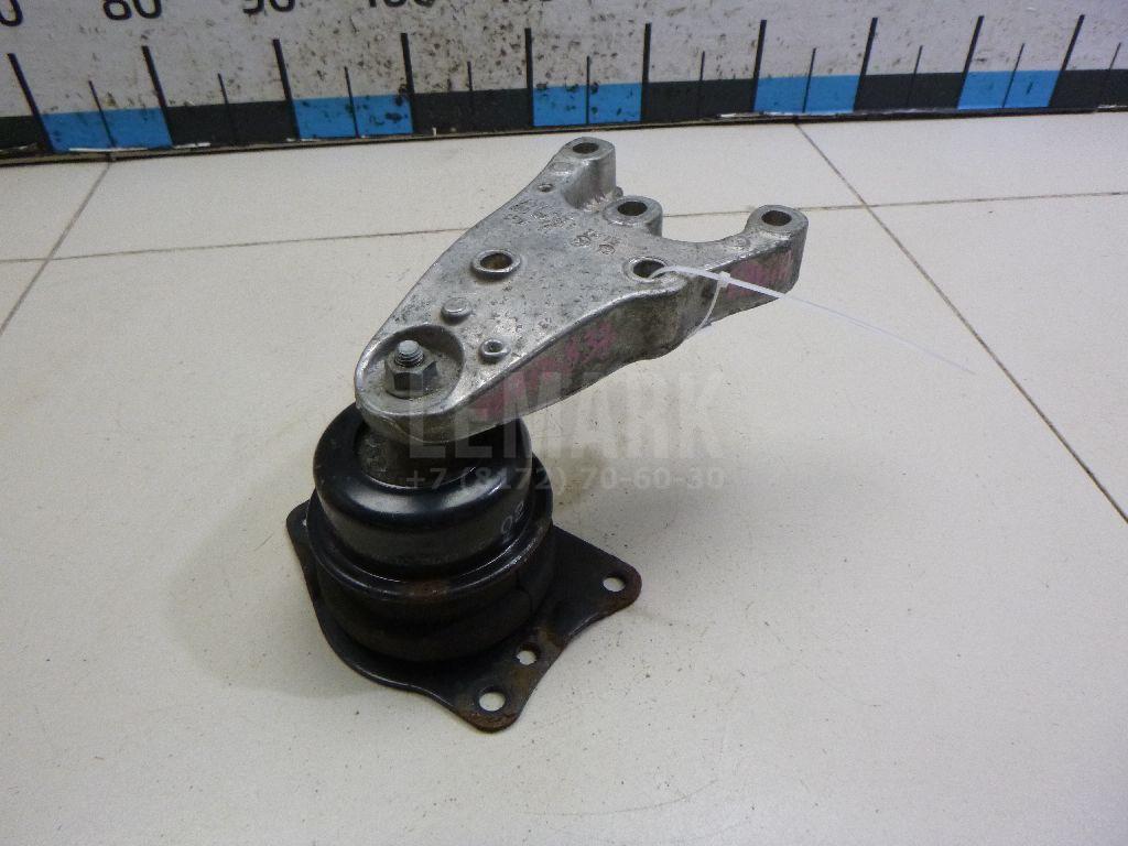Опора двигателя правая 6R0199167AA VAG