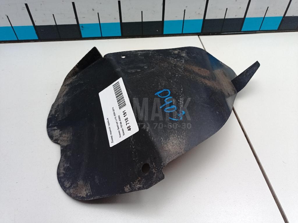 Локер задний правый 76748JD00A Nissan